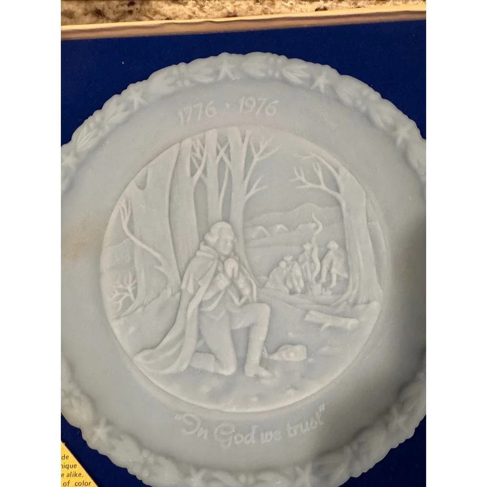 Fenton Bicentennial Plate George Washington Valley Forge Powder Blue Glass Boxed